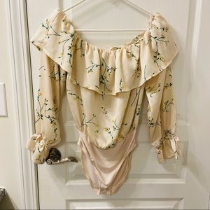 Express Cream Floral Off-the-Shoulder Flutter Sleeve Bikini Bodysuit Size S NWOT